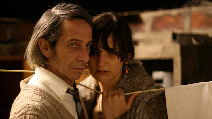 Alfredo Castro e Antonia Zegers in una scena tratta da Post mortem