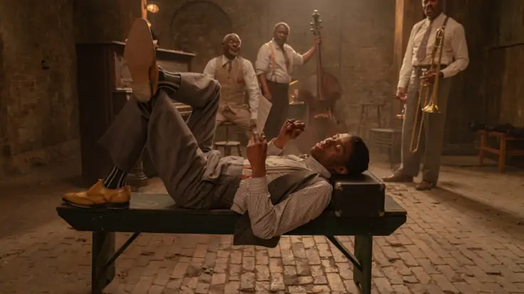Chadwick Boseman in una scena tratta da Ma Rainey's Black Bottom